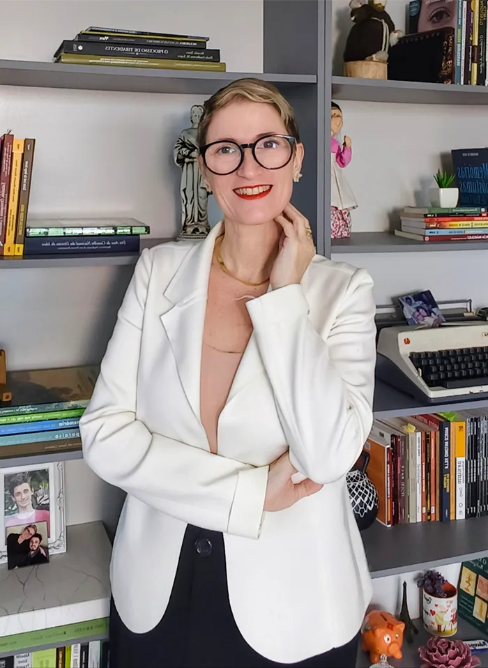 Ariane Angioletti, advogada especializada em assessoria jurídica para ILPI